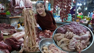 Market show and cooking: Yummy pork intestine and crispy pork cooking