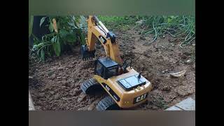 Huina 1550 excavator rc after upgrades plus add weight and lipo 2s battery 3200 mah