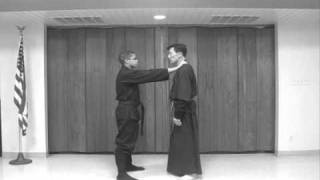 Choke defense #1 of InSool (Korean 忍術 Ninjutsu) homestudy - video #189