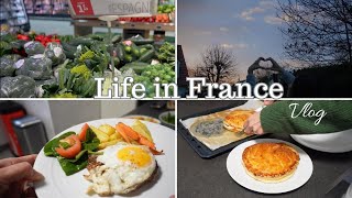 Grocery Shopping, Steak haché à cheval for lunch, baking galette des rois. Living in France VLOG