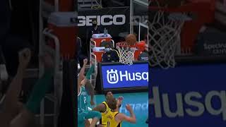 Crazy dunk!!!😳