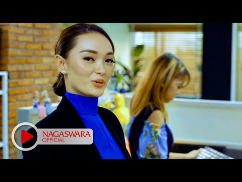 Zaskia Gotik Ayo Turu