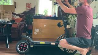 Kugoo G-Booster, first look ,unpacking the e-scooter for men -první kukuč-rozbalení e-brndy pro muže