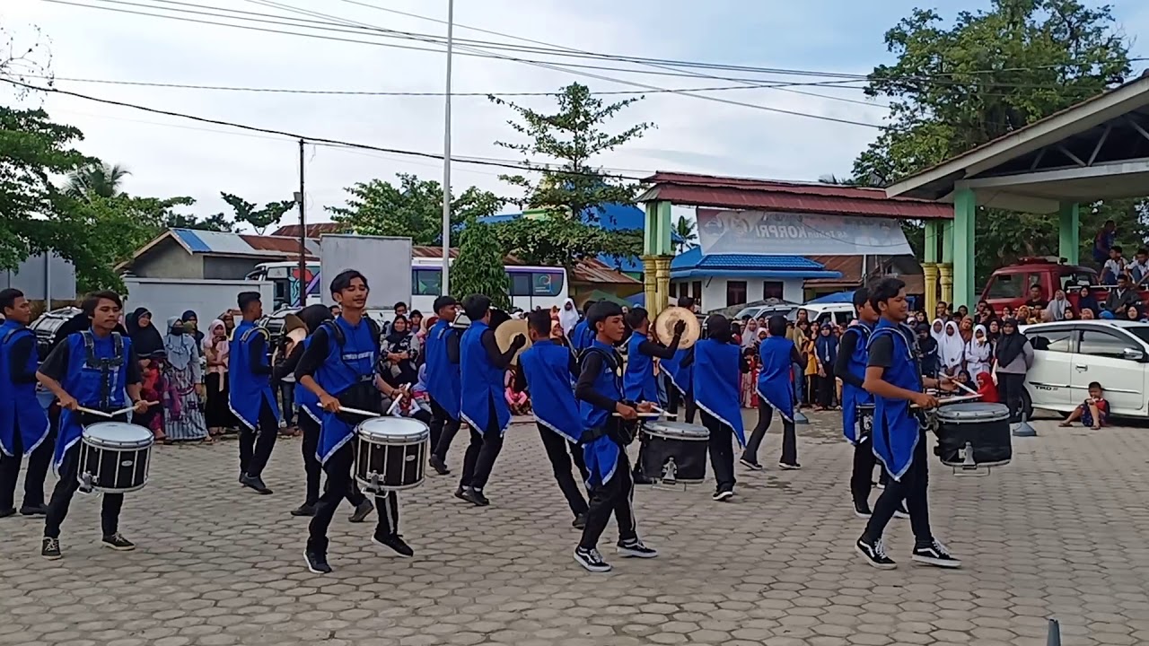 Drumline Bahana Swara Berseri - YouTube