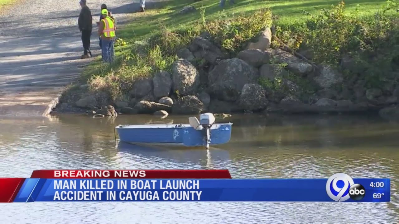 Man Dies After Boat Launch Accident - YouTube