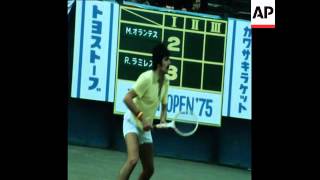 SYND 10 11 75 OPEN TENNIS SINGLES FINALS IN TOKYO