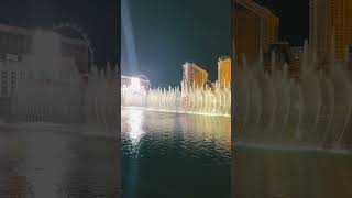 LAS VEGAS Fountain Show Like You've NEVER Seen Before!