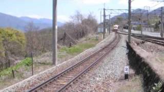 姨捨駅を通過する特急「しなの」 'Shinano' passing Obasute Station