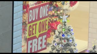 Christmas gifts return to NJ mall, spurring sales and discounts for shoppers
