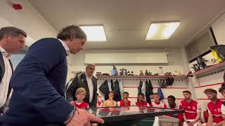 MVV TV | Maurice Verberne neemt in de kleedkamer - na afloop MVV-VVV - afscheid van zijn spelers