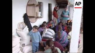 ALBANIA: KUKES: FAMILY TAKES IN 43 KOSOVAR REFUGEES