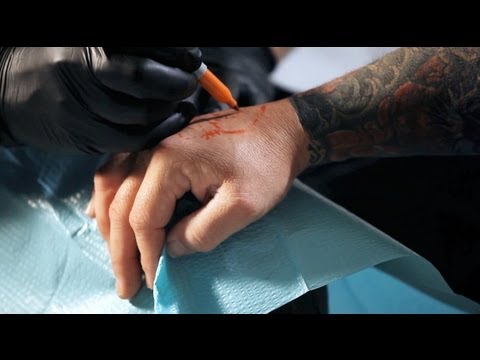 How to Draw on Skin | Tattoo Artist How to Draw on Skin | Tattoo Artist