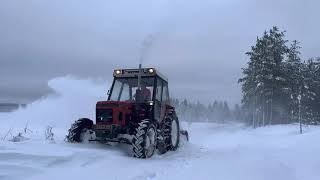 Zetor 6245 \u0026 Leppä 235 lumihommia osa 1