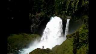 Extreme Kayaking on the Sahalie Falls