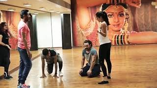 #thugsOfHindustan | Katrina kaif dance practice with amir khan | choreography by prabhudeva