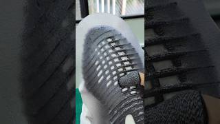 ติดโซลโซให้กับ Yeezy 350 #pov #asmr #soleso #ติดโซล #ติดโซลโซ #สปารองเท้า #ติดโซลรองเท้า #yeezy350