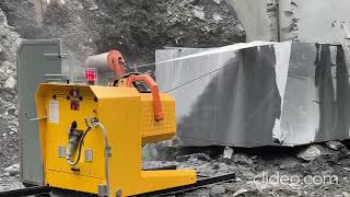 Wire saw S900T with remote control in Cardoso Quarry Italy - Squaring bench