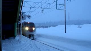 上越線683系スノーラビット特急はくたか18号　塩沢駅通過