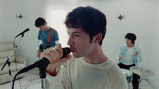 Wallows – Calling After Me