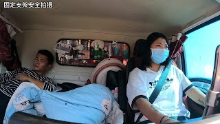 女司机第一次开货车跑高速，下坡一直踩刹车把气放没