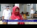 relawan bagikan mainan anak agar tak bosan dirumahaja