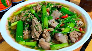 แกงอ่อมเครื่องในไก่ใส่ผักชีลาวกับดอกหอม เมนูบ้านๆ สไตล์ | ครัวบ้านๆ Channel