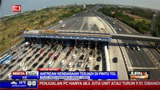 Pantauan Drone: Antrean Kendaraan di Pintu Tol Cikarang