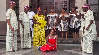 They Banished The Poor Orphan From The Community But She Ran Into The Crown Prince Who Married Her