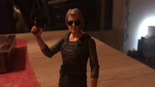 NECA Terminator Dark Fate: Sarah Connor action figure review