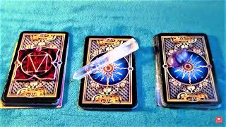 HAST DU EINEN HEIMLICHEN VEREHRER? / WER IST HEIMLICH IN DICH VERLIEBT? Zieh eine Karte // Tarot