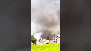 झापाको एक कपास कम्पनीमा आगो लागी    #fire #video #shorts #news #nepal #shortvideo #nature #jhapa