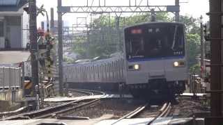 《相模鉄道》2015-04-27 009@鶴ヶ峰[新7000系・8000系]