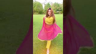 Big boobs desi girl caught in park