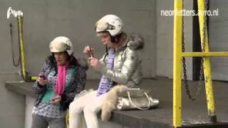 NEONLETTERS Mandy en Lisa - aflevering 8