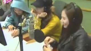 【中字】101101 孩子們 @ Kiss The Radio 24