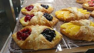 Mixed fruit danish ขนมเดนิชไส้ผลไม้ เดนิชผลไม้รวม เบเกอร์รี่ ขนมปัง น่ากินมากๆ ห้างท๊อปพระรามเก้า