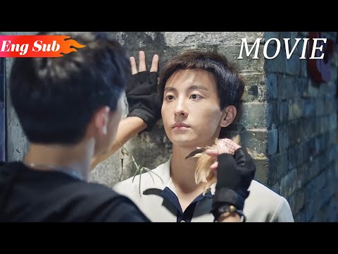 【BL Movie】He pressed the boy against the wall and tried to kiss him forcefullyChinese BL Series