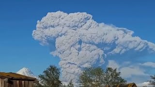 52 ERUPTING VOLCANOES / Bezymianny Volcano HIGH LEVEL ERUPTION!