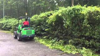 Avant 750 Slanetrac Hedge pruner/ Streetscape - Part 1