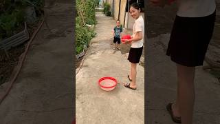 Thử thách lâm Bắt bóng nước #funny #troll #shots #family