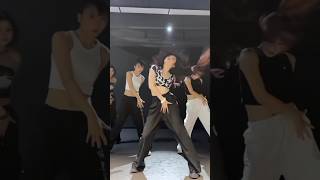 aj ki raat maza husn ka aankhon se lijiye || new trending viral song 😘 #totan_rana #shorts  #dance