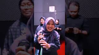 Yang Penting Happy | Sambung Lagu | Guru SMA KHZ. Musthafa