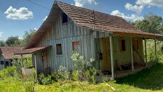 MUITAS RELÍQUIAS NESSA CASA ABANDONADA NO MEIO DO MATO…