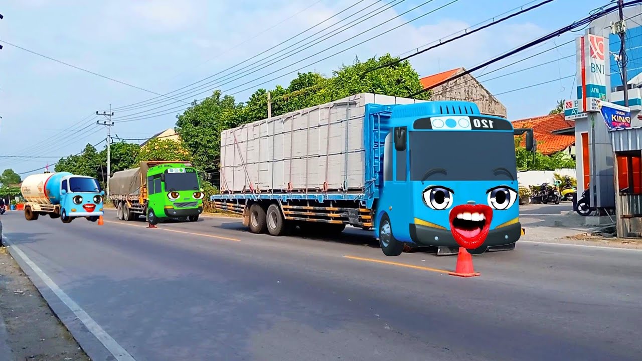 Truk Tangki, Dump Truk, Dan Truk Kontainer Konvoi Di Jalan Ini Bermuka ...