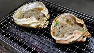 カニみそ Grilling Crab Miso on Shell 蟹膏甲羅燒 甲羅燒 蚧膏 Sushi 🍣 Salmon Roe sea Urchins