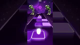 Alien Play Like Hacker 🤯 And Dancing like pro 😀 - Tiles Hop EDM RUSH!