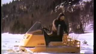 Ancienne publicité Ski-Doo : la motoneige Ski-Doo, une drôle de machine