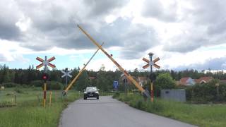 Gammal järnvägsövergång i Bärby (Bärby ängsväg) / Swedish vintage railroad crossing