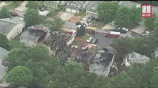 Massive fire in Cherokee County damages 6 homes