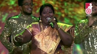 Tamil Folk Song by Chinnaponnu | Vikatan Nambikkai Awards